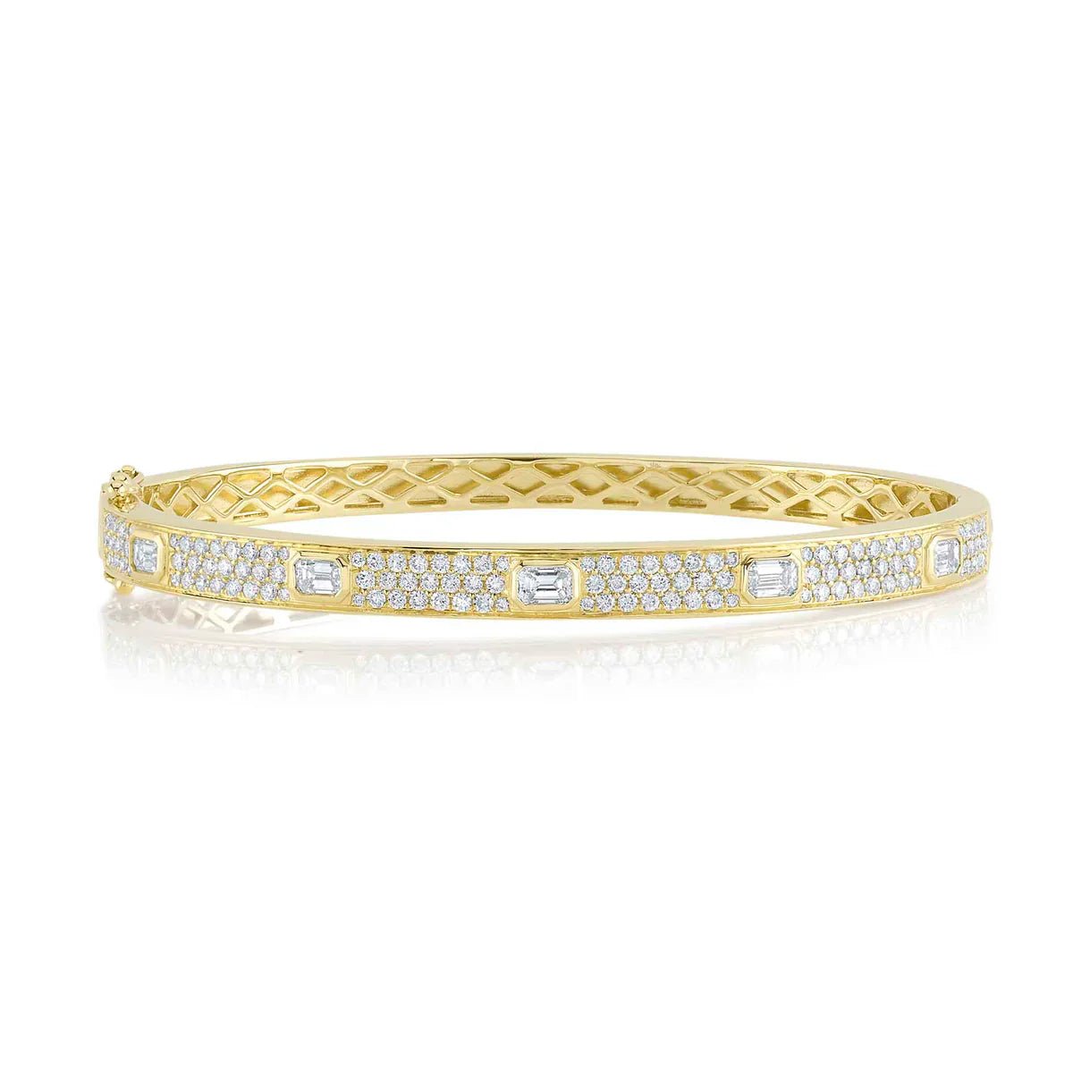 1.80CT DIAMOND EMERALD PAVE BANGLE - thegreatputonmv1.80CT DIAMOND EMERALD PAVE BANGLE1.80CT DIAMOND EMERALD PAVE BANGLE1.80CT DIAMOND EMERALD PAVE BANGLEBraceletShy CreationthegreatputonmvSC22008746ZS1.80CT DIAMOND EMERALD PAVE BANGLE