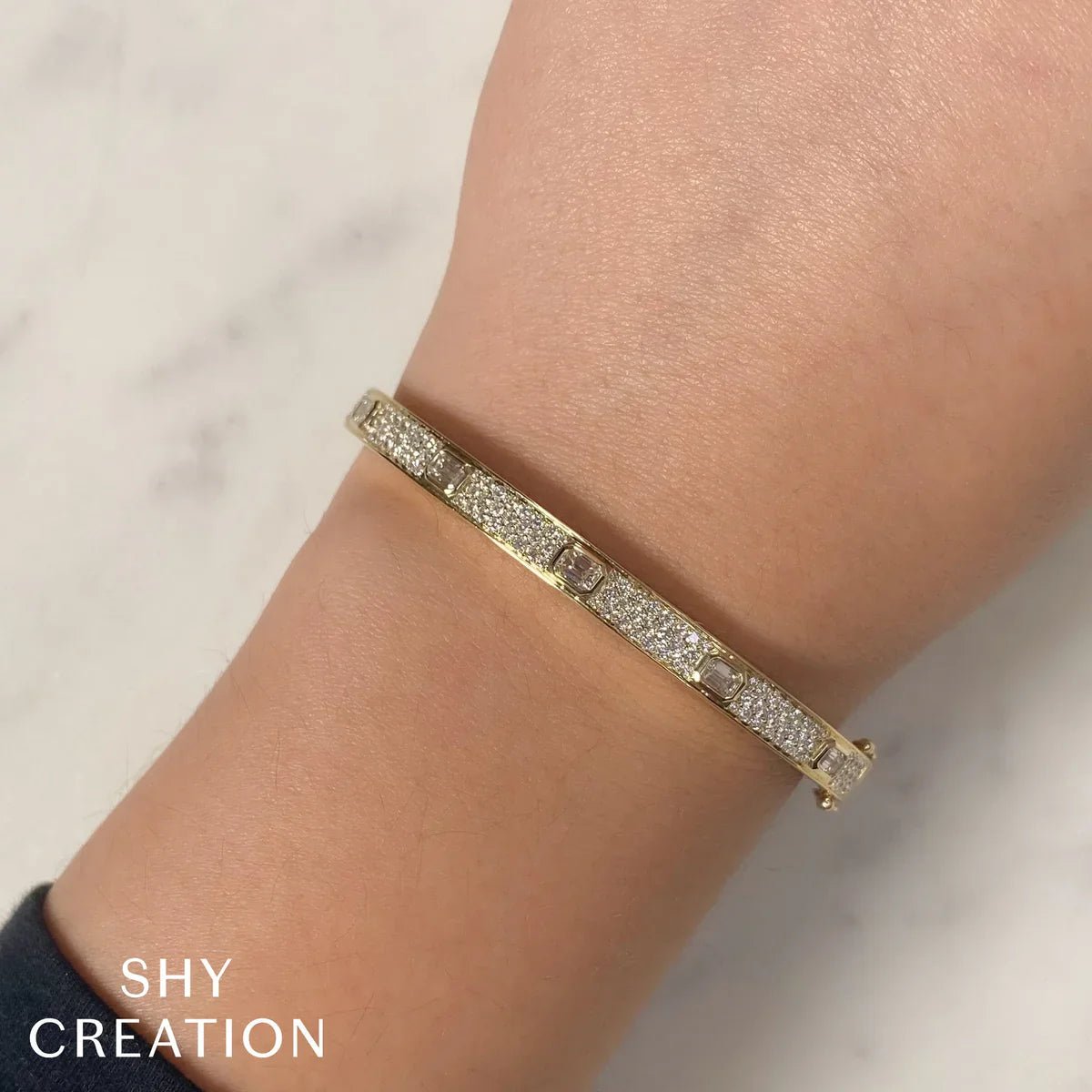 1.80CT DIAMOND EMERALD PAVE BANGLE - thegreatputonmv1.80CT DIAMOND EMERALD PAVE BANGLE1.80CT DIAMOND EMERALD PAVE BANGLE1.80CT DIAMOND EMERALD PAVE BANGLEBraceletShy CreationthegreatputonmvSC22008746ZS1.80CT DIAMOND EMERALD PAVE BANGLE