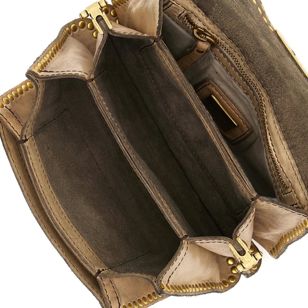 Agnese Crossbody - thegreatputonmvAgnese CrossbodyAgnese CrossbodyAgnese CrossbodyCAMPOMAGGIthegreatputonmvC016500ND_X0007_C0552Agnese CrossbodyCEMENT