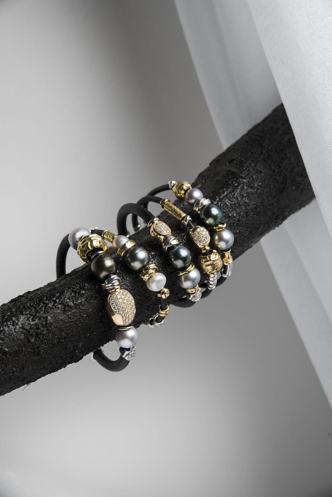 B2110 - thegreatputonmvB2110B2110B2110BraceletMisanithegreatputonmvB2110B2110