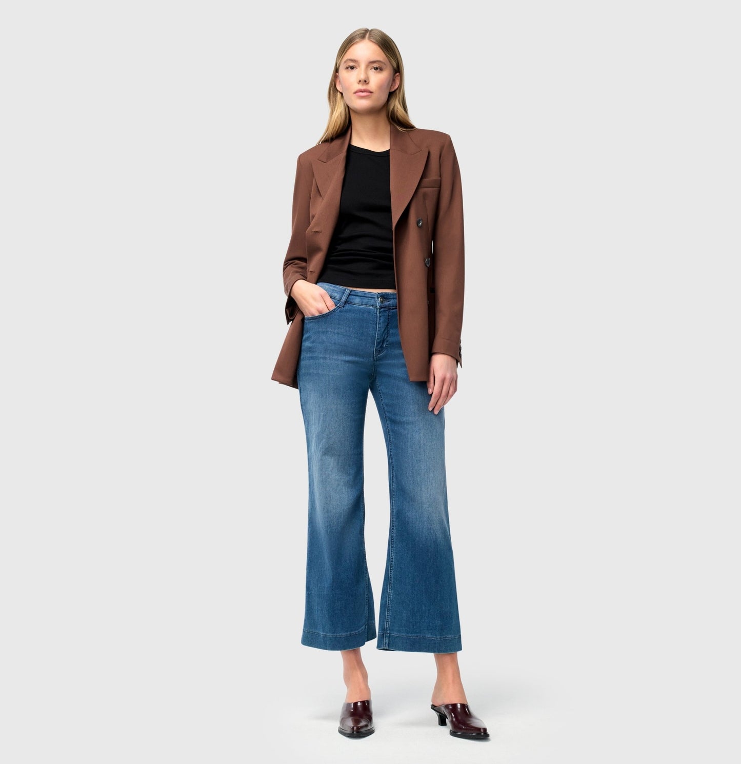 Dream Wide Cropped Jeans - thegreatputonmvDream Wide Cropped JeansDream Wide Cropped JeansDream Wide Cropped JeansJeansMAC Jeansthegreatputonmv5438 - 90Dream Wide Cropped Jeans32D597