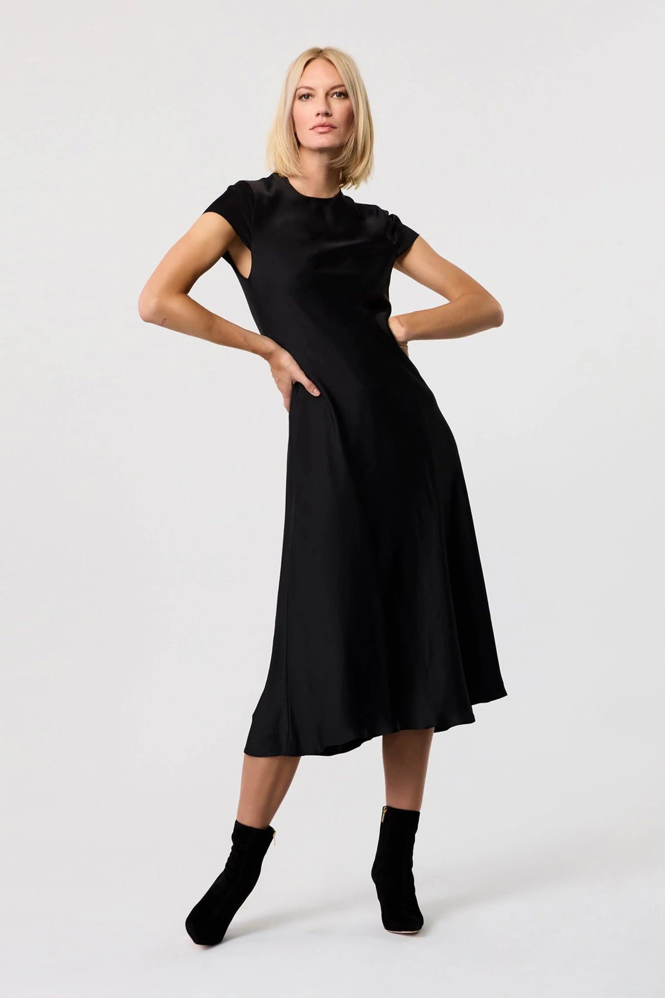 Luciana Black Silk Midi Dres - thegreatputonmvLuciana Black Silk Midi DresLuciana Black Silk Midi DresLuciana Black Silk Midi DresDressTOCCINthegreatputonmvTF4502D065Luciana Black Silk Midi DresMediumJET31505948