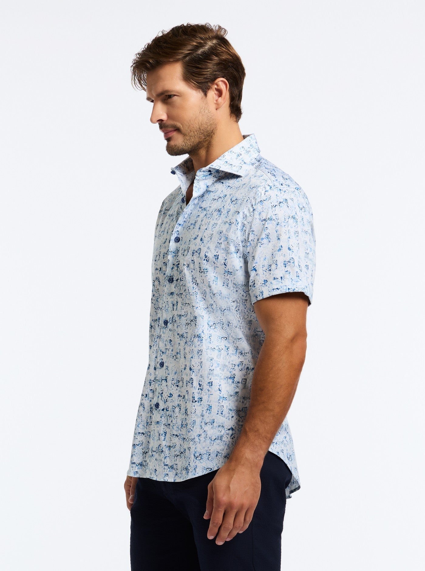 Makemo s/s woven shirt - thegreatputonmvMakemo s/s woven shirtMakemo s/s woven shirtMakemo s/s woven shirtRobert GrahamthegreatputonmvS25228C - 400Makemo s/s woven shirtLBlue