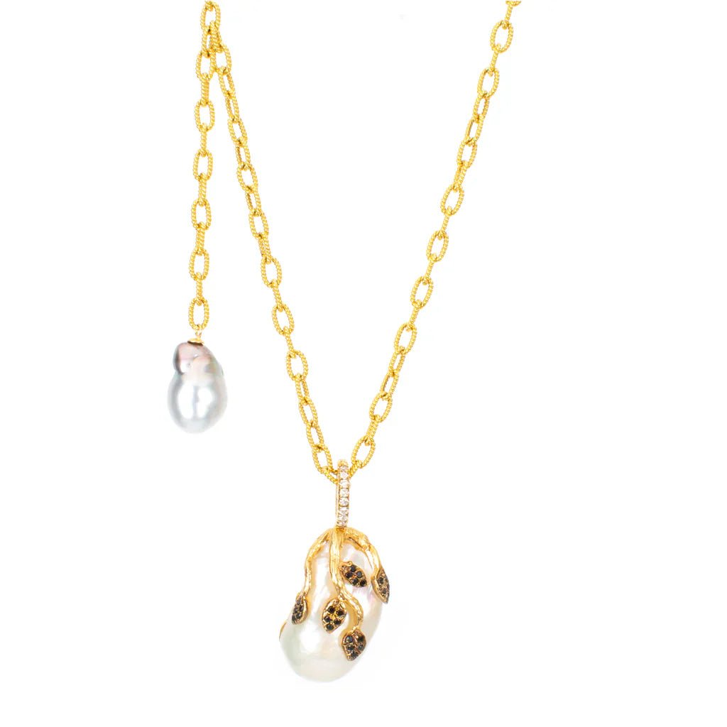 PEARL SLICE VINE NECKLACE - thegreatputonmvPEARL SLICE VINE NECKLACEPEARL SLICE VINE NECKLACEPEARL SLICE VINE NECKLACENecklaceSamira 13thegreatputonmvP - 2996 - NKP - 253PEARL SLICE VINE NECKLACE