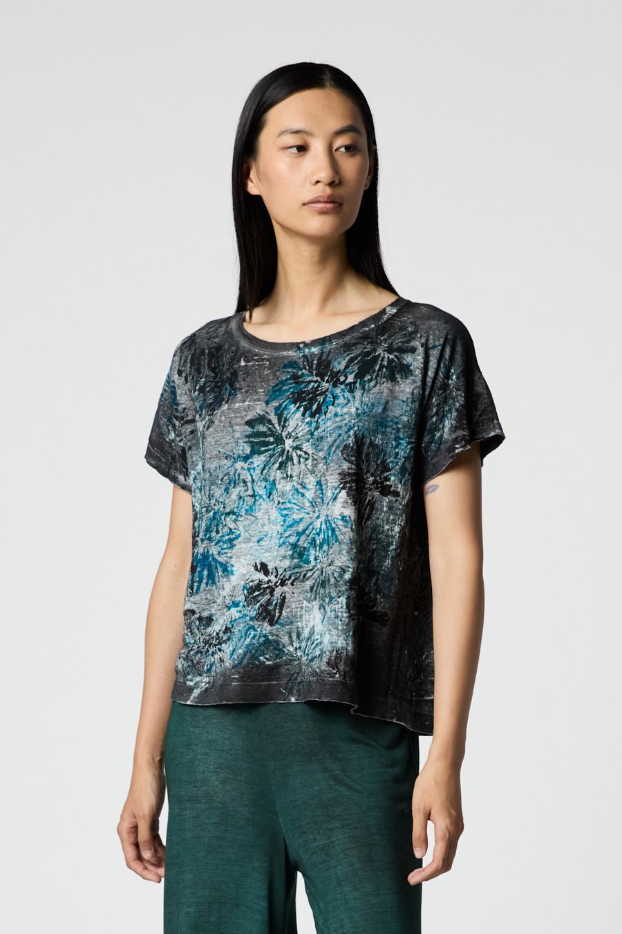 POSEIDONIA EFFECT LINEN ROUND NECK T - SHIRT - thegreatputonmvPOSEIDONIA EFFECT LINEN ROUND NECK T - SHIRTPOSEIDONIA EFFECT LINEN ROUND NECK T - SHIRTPOSEIDONIA EFFECT LINEN ROUND NECK T - SHIRTTopAVANT TOIthegreatputonmv225SD2604JLIV - P | - 1POSEIDONIA EFFECT LINEN ROUND NECK T - SHIRTSBASE NERA+TOPAZIO V01114