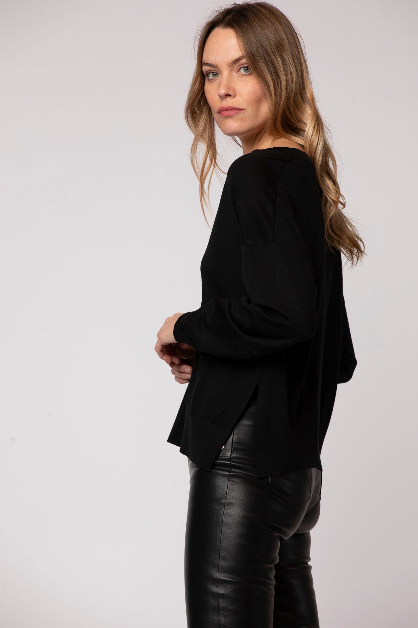 PRE ORDER - PULL EN MAILLE FINE - thegreatputonmvPRE ORDER - PULL EN MAILLE FINEPRE ORDER - PULL EN MAILLE FINEPRE ORDER - PULL EN MAILLE FINEWOMEN'S TOPSMax & MoithegreatputonmvH24PANES-1PRE ORDER - PULL EN MAILLE FINE001 BLACKXS