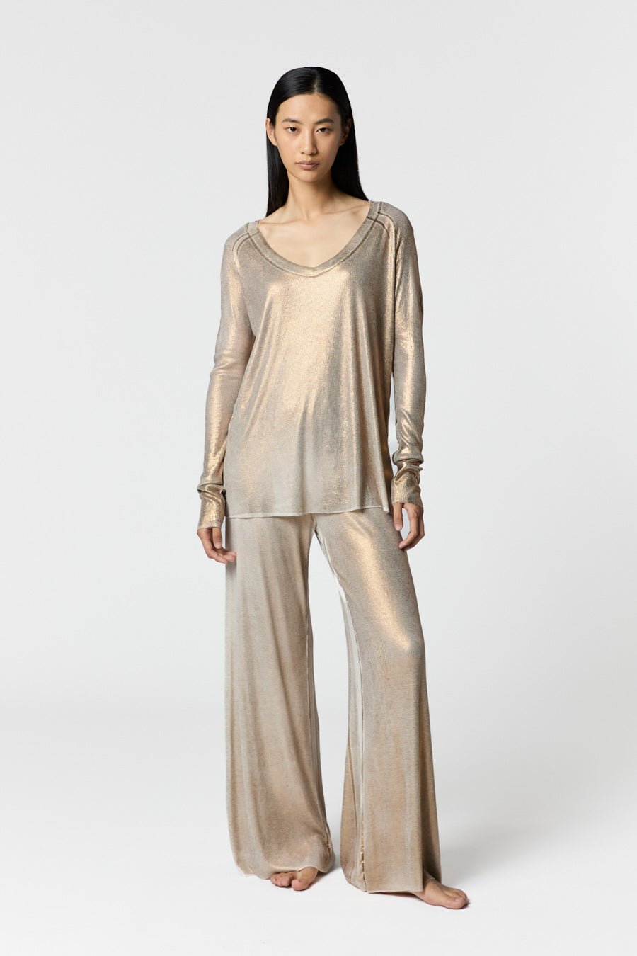 RIBBED V NECK LONG SLEEVES T - SHIRT WITH LAMINATION - thegreatputonmvRIBBED V NECK LONG SLEEVES T - SHIRT WITH LAMINATIONRIBBED V NECK LONG SLEEVES T - SHIRT WITH LAMINATIONRIBBED V NECK LONG SLEEVES T - SHIRT WITH LAMINATIONTopAVANT TOIthegreatputonmv225SD2705JCVL - R - 1RIBBED V NECK LONG SLEEVES T - SHIRT WITH LAMINATIONSLAMINA BRONZO V00102 1 1 2 EUR 280.00