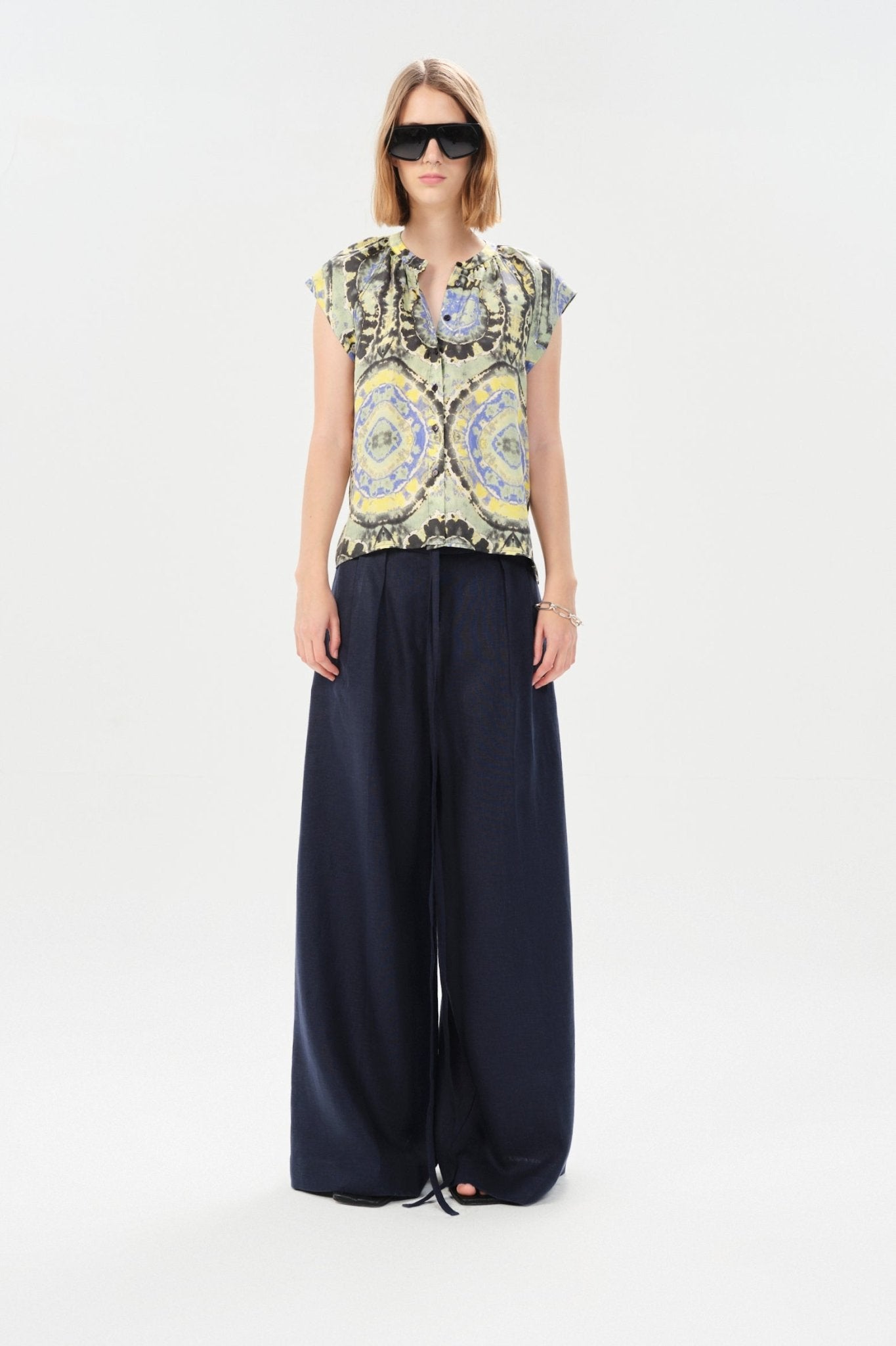 Rivadavia Alec Sleeveless Top - thegreatputonmvRivadavia Alec Sleeveless TopRivadavia Alec Sleeveless TopRivadavia Alec Sleeveless TopShirts & TopsMaria CherthegreatputonmvRivadavia Alec Sleeveless TopSGreen vision