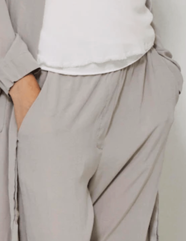 SILK SATIN FLARED PANTS - thegreatputonmvSILK SATIN FLARED PANTSSILK SATIN FLARED PANTSSILK SATIN FLARED PANTSPantsKristensen du Nordthegreatputonmv25361SILK SATIN FLARED PANTS196717852