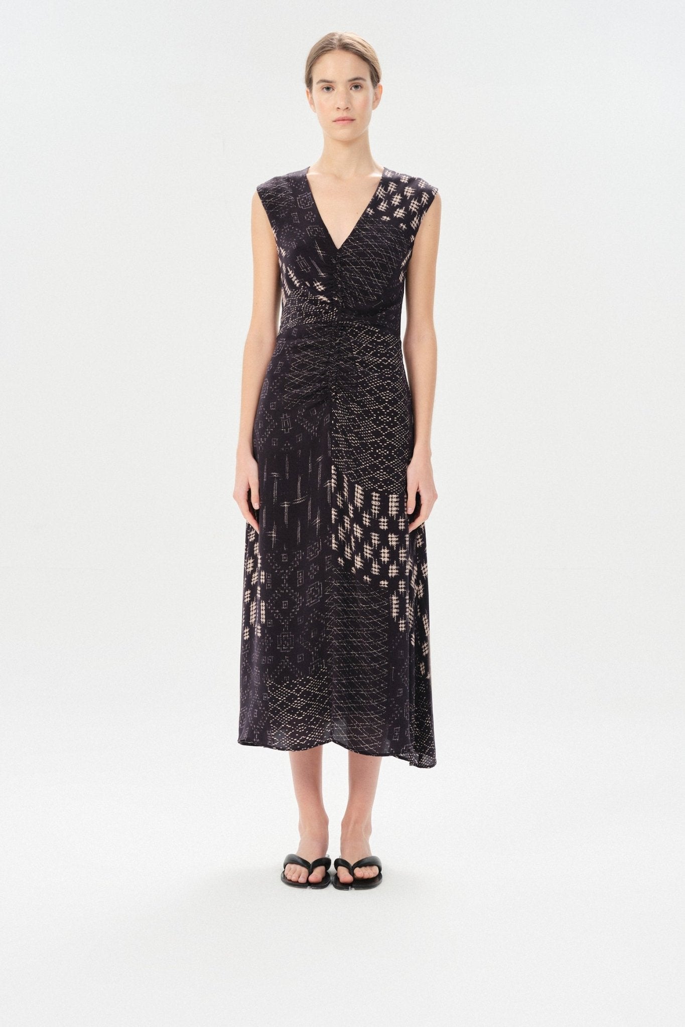 Zarate Tora Long Dress - thegreatputonmvZarate Tora Long DressZarate Tora Long DressZarate Tora Long DressDressesMaria Cherthegreatputonmv1413142Zarate Tora Long DressSNavy