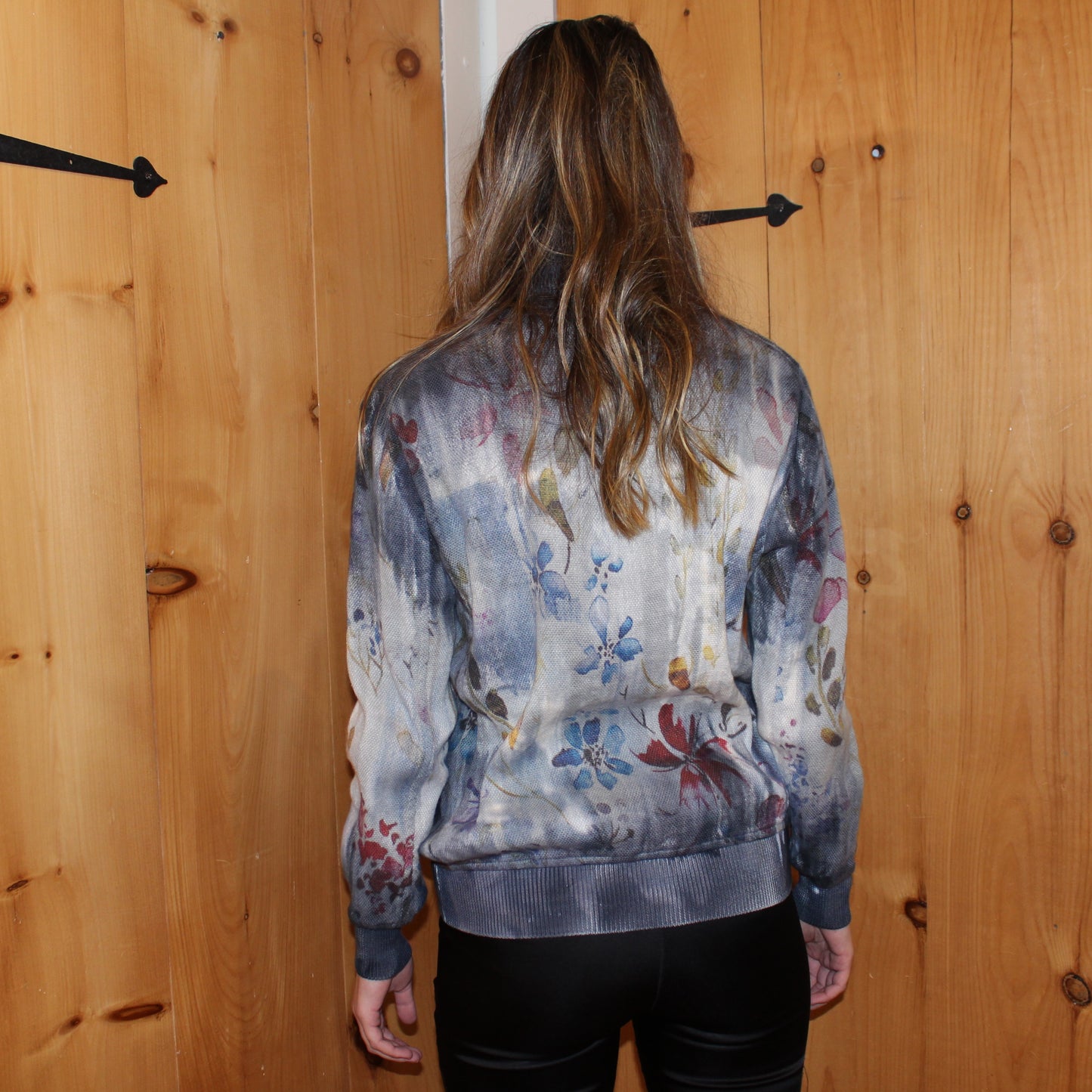 Micro mat stitch bomber jacket Knit: 60% Linen, 35% Cotton, 5% Cashmere Details: 100% Cotton Made in Italy