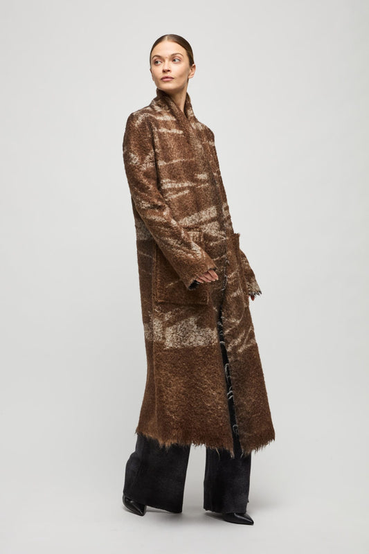 Coat - thegreatputonmvCoatCoatCoatCoatAvant Toithegreatputonmv108856Avant Toi Long shawl lamb effect coat with leaves shadowsS30952377