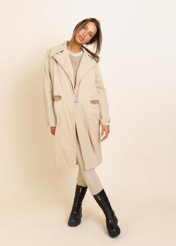 Coat in Camel - thegreatputonmvCoat in CamelCoat in CamelCoat in CamelCoats & JacketsJagathegreatputonmv110448Jaga's Single Button Coat is a mid length casual coat and crafted of 100% cotton fleece. Details - Single button front. Long sleeves. - Relaxed lapel. Mid length. - Hip pockets. - Machine or hand wash cold. - Made in the USA. Color camel. 100% cotton fleece.184082105