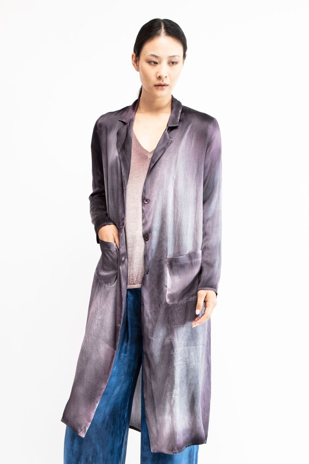 Duster - thegreatputonmvDusterDusterDusterJacketAvant Toithegreatputonmv106791Rever silk duster with poppy flower embroidery N/gallnut Pre order now! Receive your order by May 15th, 2021 the latest.S60082617