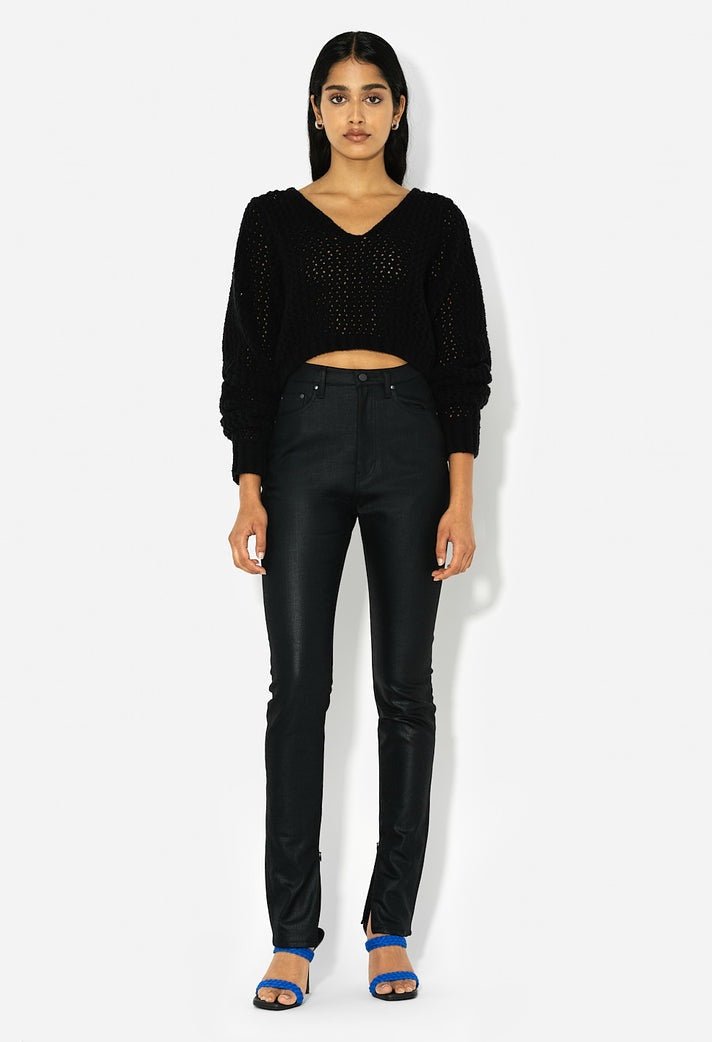 FOAM BOUCLE CROPPED SWEATER - thegreatputonmvFOAM BOUCLE CROPPED SWEATERFOAM BOUCLE CROPPED SWEATERFOAM BOUCLE CROPPED SWEATERSweaterJohn Elliotthegreatputonmv115747Long sleeve, v-neck open knit cropped sweater. Intricate ridge open network stitch, knit from Italian boucle yarn. Cotton 82% + Nylon 18% Fits true to size, take your normal size. Model is 5'9" and wears a size 1 / Small. Dry Clean Only.XSBlack66682652