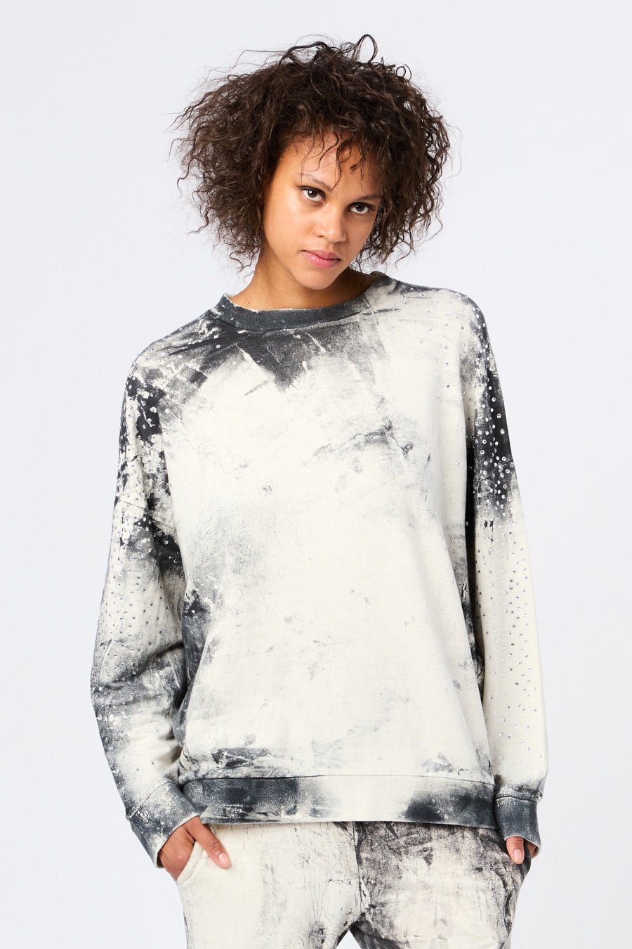 Marmo Effect Round Neck Sweater with Strass - thegreatputonmvMarmo Effect Round Neck Sweater with StrassMarmo Effect Round Neck Sweater with StrassMarmo Effect Round Neck Sweater with StrassShirts & TopsAvant Toithegreatputonmv223SD2800JLCVB-TMarmo Effect Round Neck Sweater with StrassSmall09915676