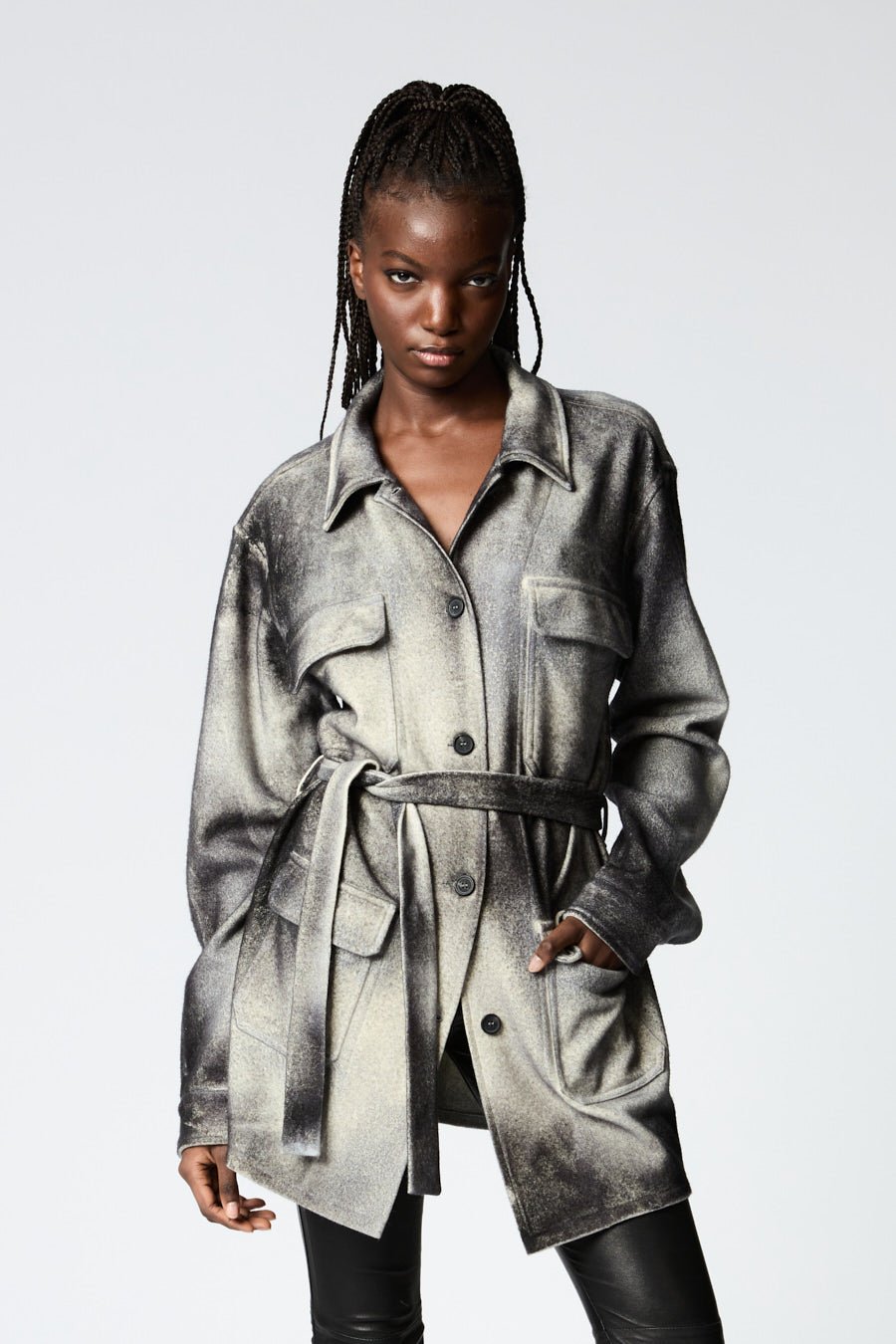 PRE ORDER - DARK MARMO EFFECT FELTED SAHARAN JACKET WITH POCKETS - thegreatputonmvPRE ORDER - DARK MARMO EFFECT FELTED SAHARAN JACKET WITH POCKETSPRE ORDER - DARK MARMO EFFECT FELTED SAHARAN JACKET WITH POCKETSPRE ORDER - DARK MARMO EFFECT FELTED SAHARAN JACKET WITH POCKETSSweaterAvant Toithegreatputonmv224WD2006TLCV-W-1Available for PRE ORDER - Estimated delivery June 1st MATERIALS fabric: 70% EXTRAFINE MERINOS WOOL 30% CASHMERE COUNTRY OF ORIGIN ITALY COLLECTION Avant toi black Pre Collection