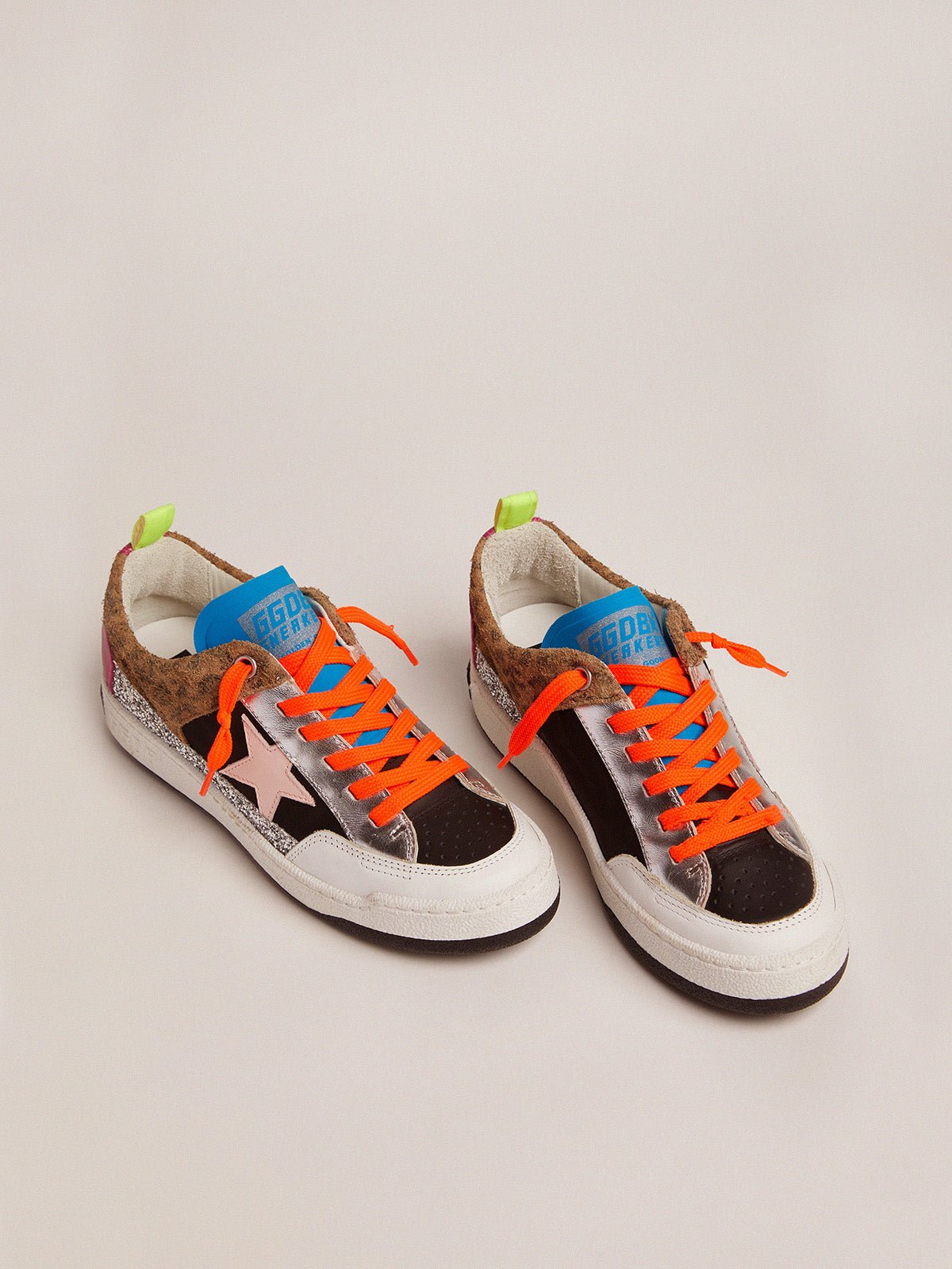 Yeah sneakers with silver glitter, animal-print and colored leather patchwork - thegreatputonmvYeah sneakers with silver glitter, animal-print and colored leather patchworkYeah sneakers with silver glitter, animal-print and colored leather patchworkYeah sneakers with silver glitter, animal-print and colored leather patchworkSneakerGolden Goosethegreatputonmv106914A patchwork of colors and personalities: inspired by the Nineties, our Yeah sneakers are an explosion of character and uniqueness. Thi