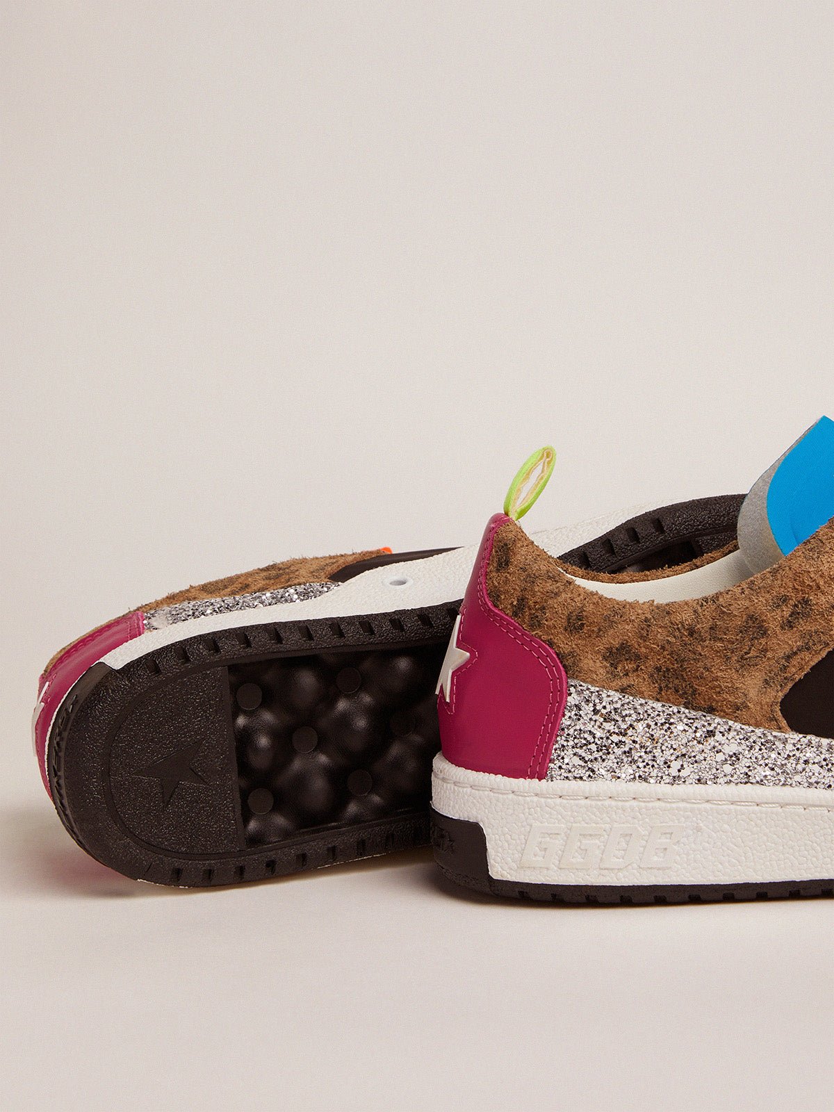 Yeah sneakers with silver glitter, animal-print and colored leather patchwork - thegreatputonmvYeah sneakers with silver glitter, animal-print and colored leather patchworkYeah sneakers with silver glitter, animal-print and colored leather patchworkYeah sneakers with silver glitter, animal-print and colored leather patchworkSneakerGolden Goosethegreatputonmv106914A patchwork of colors and personalities: inspired by the Nineties, our Yeah sneakers are an explosion of character and uniqueness. Thi