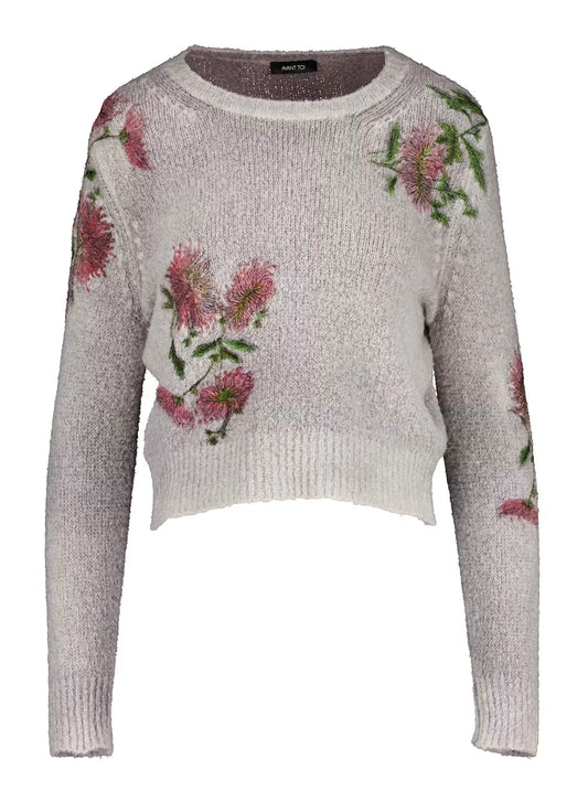 Woman Knitted Pullover