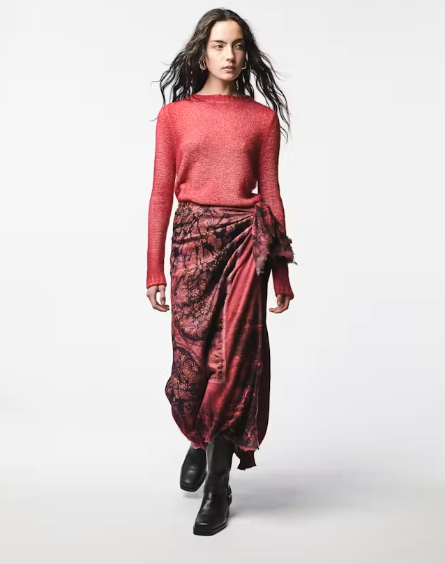 Woman Knitted Pullover