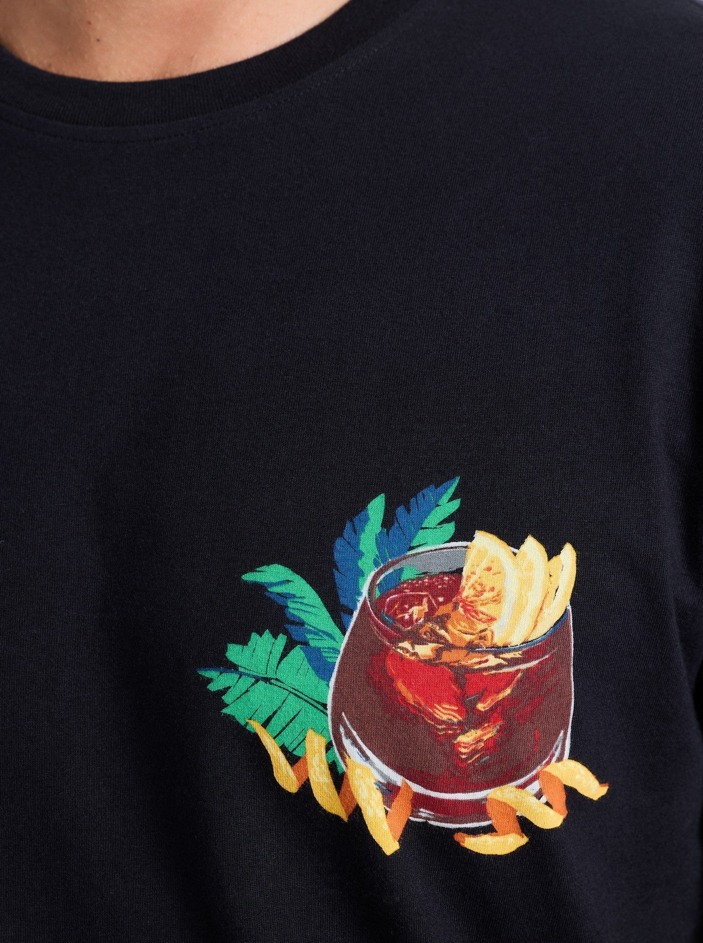 CAPTAIN NEGRONI SHORT SLEEVE T - SHIRT - thegreatputonmvCAPTAIN NEGRONI SHORT SLEEVE T - SHIRTCAPTAIN NEGRONI SHORT SLEEVE T - SHIRTCAPTAIN NEGRONI SHORT SLEEVE T - SHIRTMen's ShirtRobert GrahamthegreatputonmvS26725-001CAPTAIN NEGRONI SHORT SLEEVE T - SHIRTMBlack74031644
