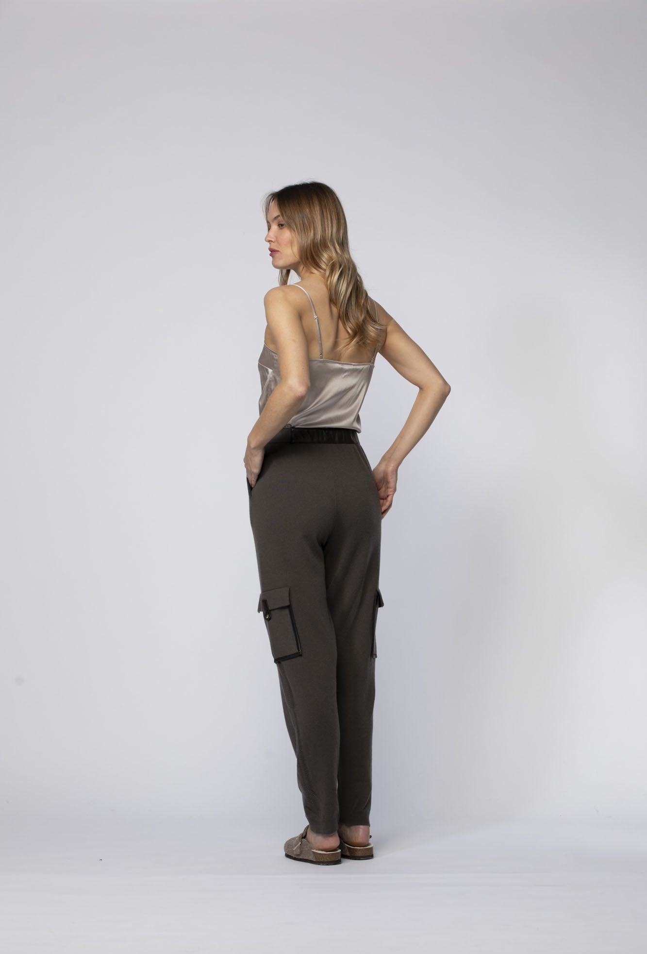 PRE ORDER - PANTALON EN MAILLE & CUIR - thegreatputonmvPRE ORDER - PANTALON EN MAILLE & CUIRPRE ORDER - PANTALON EN MAILLE & CUIRPRE ORDER - PANTALON EN MAILLE & CUIRWOMEN'S PANTSMax & MoithegreatputonmvH24BERNA-1PRE ORDER - PANTALON EN MAILLE & CUIR19 H24THYMXS