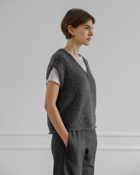 Soraya Vest - thegreatputonmvSoraya VestSoraya VestSoraya VestSWEATERLatierrathegreatputonmvRW25VLS11CHSoraya VestOne sizeCharcoal17286172