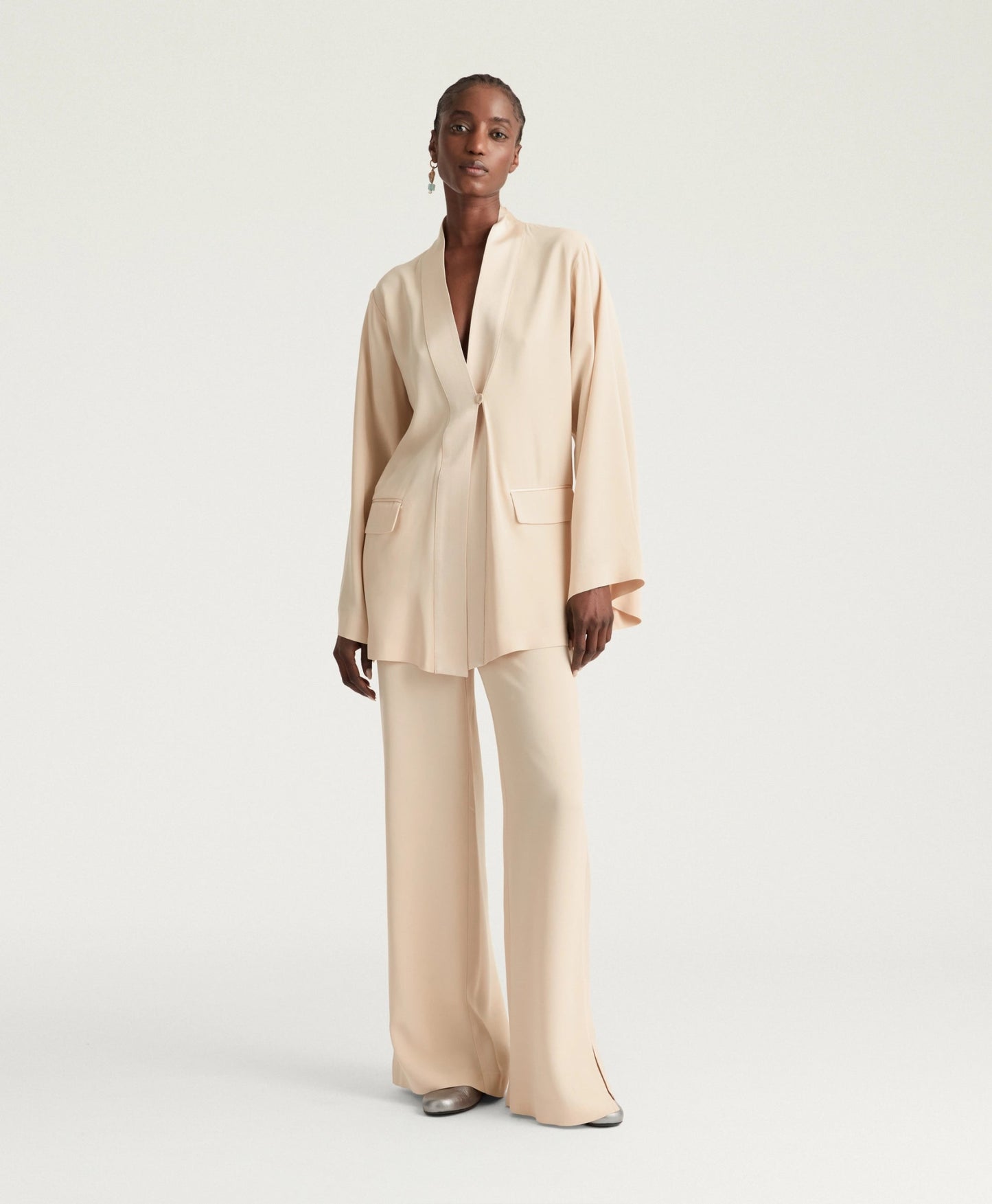 TRINITY JACKET IN ENVERS SATIN - thegreatputonmvTRINITY JACKET IN ENVERS SATINTRINITY JACKET IN ENVERS SATINTRINITY JACKET IN ENVERS SATINJacketMomonithegreatputonmvMOJA013TRINITY JACKET IN ENVERS SATIN4060093724