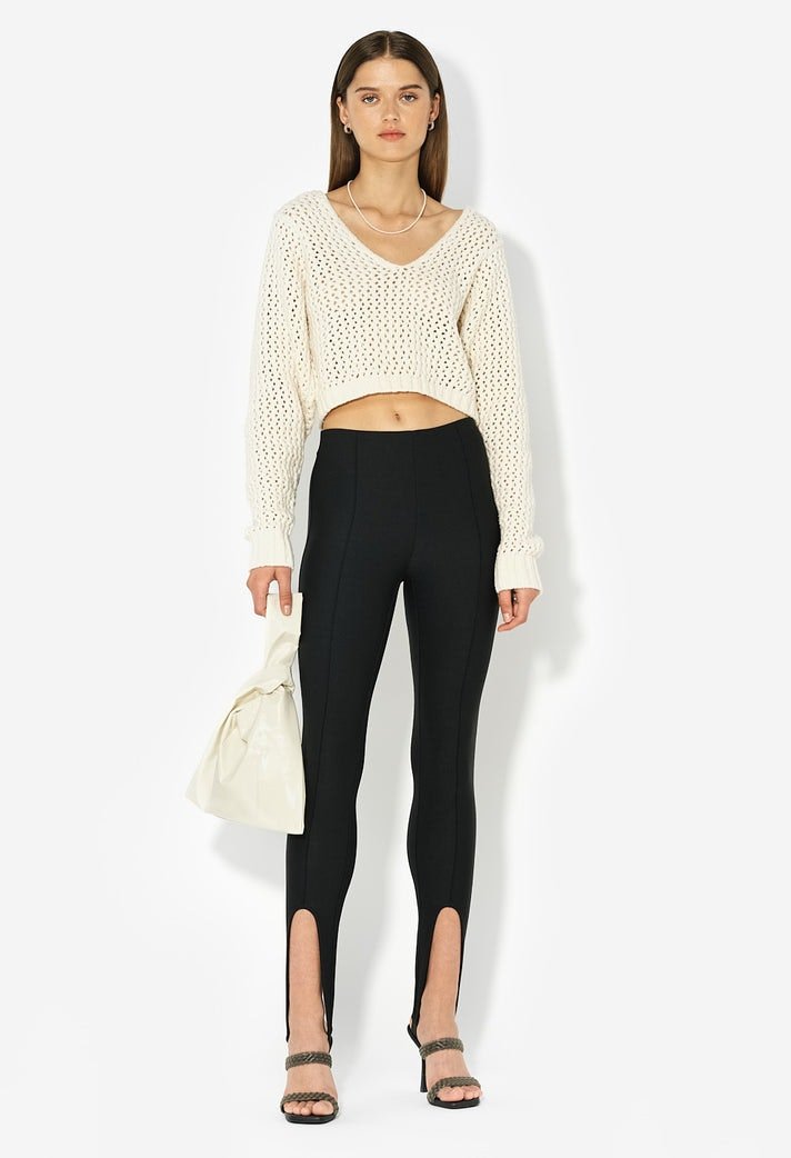 FOAM BOUCLE CROPPED SWEATER - thegreatputonmvFOAM BOUCLE CROPPED SWEATERFOAM BOUCLE CROPPED SWEATERFOAM BOUCLE CROPPED SWEATERSweaterJohn Elliotthegreatputonmv115752Long sleeve, v-neck open knit cropped sweater. Intricate ridge open network stitch, knit from Italian boucle yarn. Cotton 82% + Nylon 18% Fits true to size, take your normal size. Model is 5'9" and wears a size 1 / Small. Dry Clean Only.XSNatural66944796