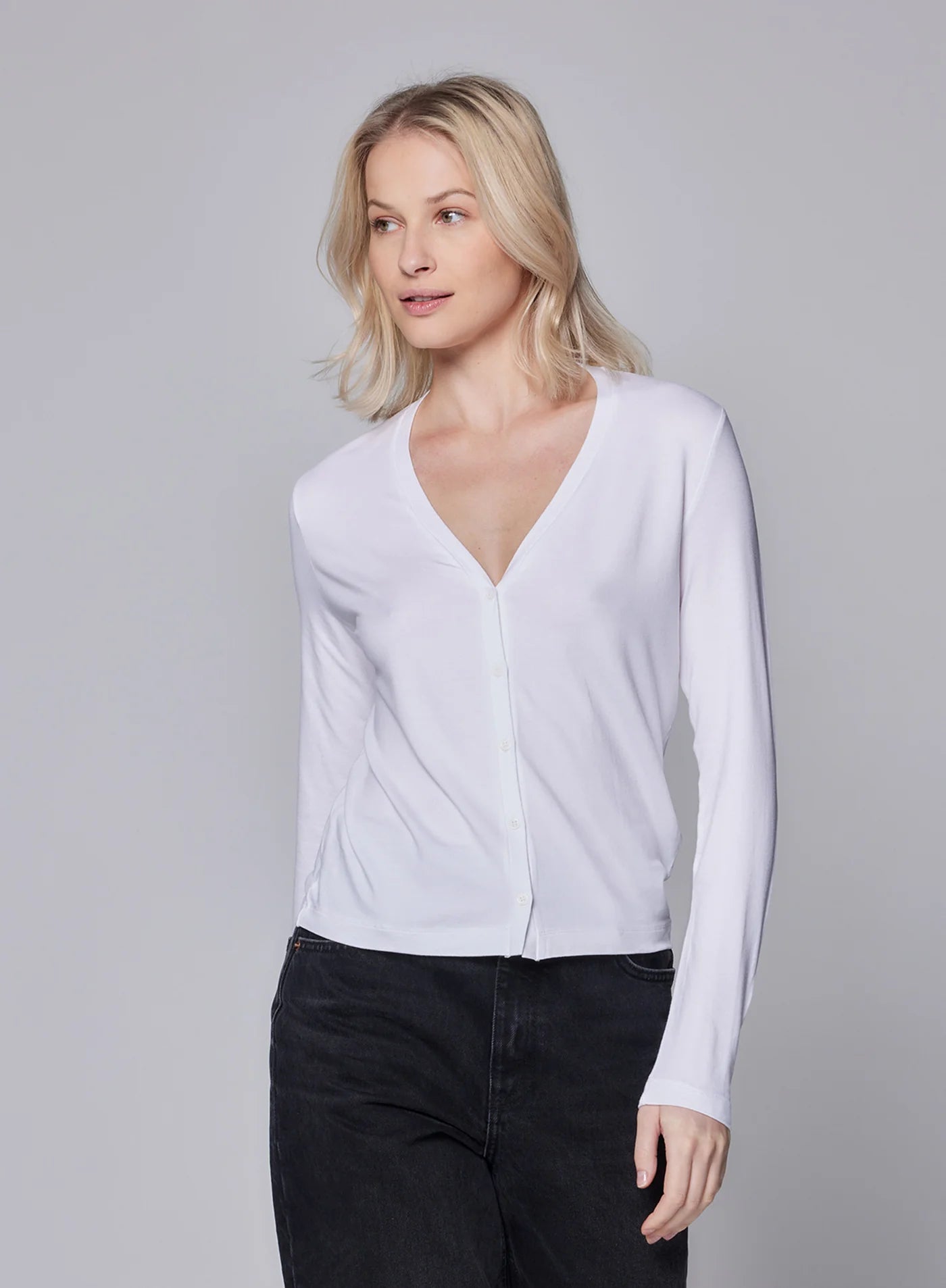 Soft Touch V Neck Cardigan - thegreatputonmvSoft Touch V Neck CardiganSoft Touch V Neck CardiganSoft Touch V Neck CardiganSweaterMajestic Filaturesthegreatputonmv#M001FGI036Soft Touch V Neck CardiganBlanc131236124