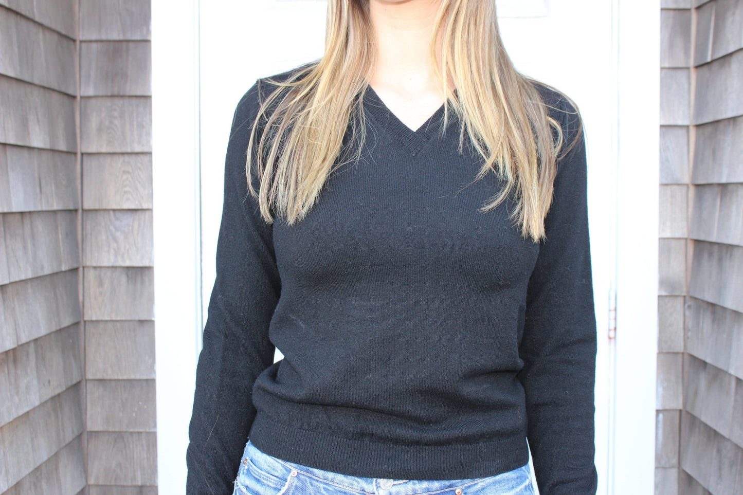 V Neck Sweater - thegreatputonmvV Neck SweaterV Neck SweaterV Neck SweaterSweaterGretchen Nealthegreatputonmv105422V Neck fitted sweater 100% cashmere Made in ItalyS23126201