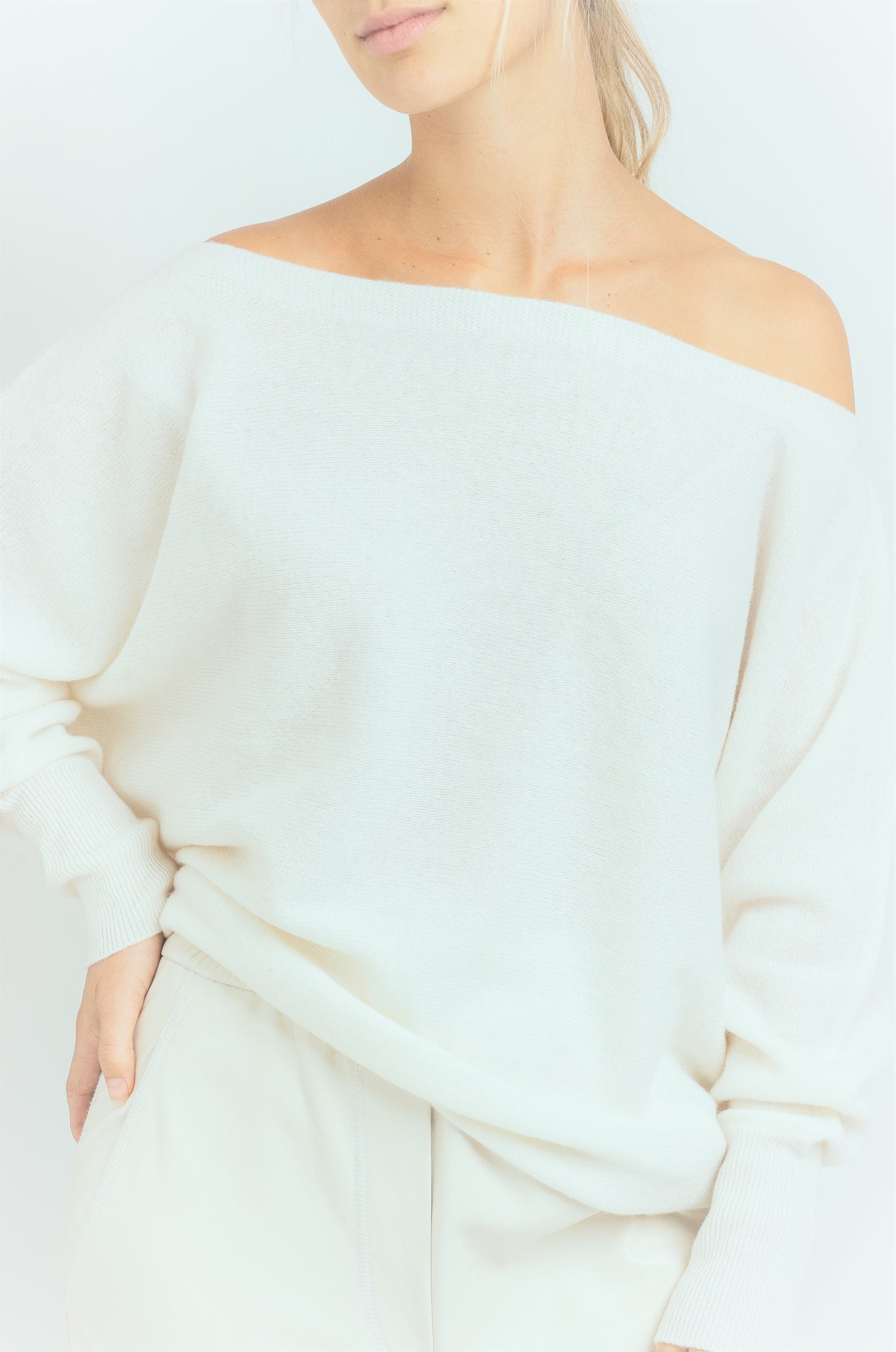Cashmere boat neck sweater.  made from 100% cashmere elegant boat neck / slightly off shoulder long sleeve normal length & fit model is 1.69cm and is wearing size 1.