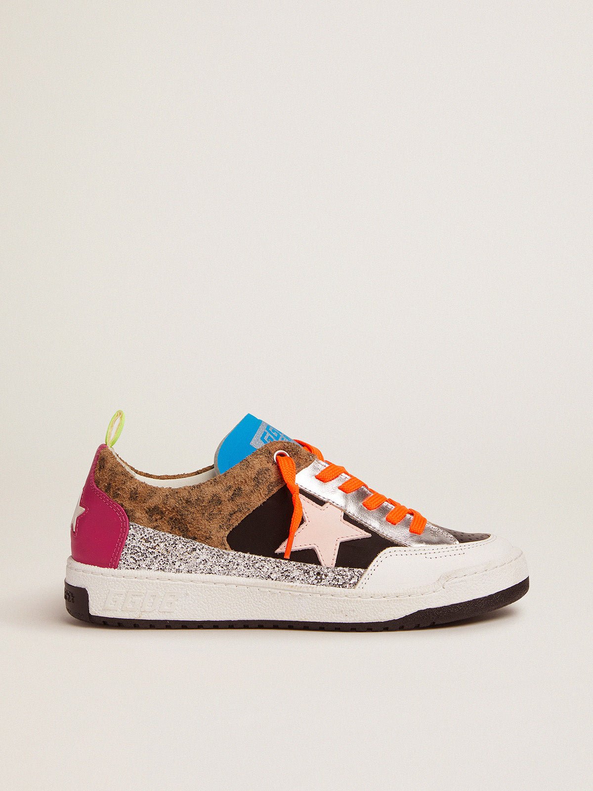 Yeah sneakers with silver glitter, animal-print and colored leather patchwork - thegreatputonmvYeah sneakers with silver glitter, animal-print and colored leather patchworkYeah sneakers with silver glitter, animal-print and colored leather patchworkYeah sneakers with silver glitter, animal-print and colored leather patchworkSneakerGolden Goosethegreatputonmv106914A patchwork of colors and personalities: inspired by the Nineties, our Yeah sneakers are an explosion of character and uniqueness. Thi